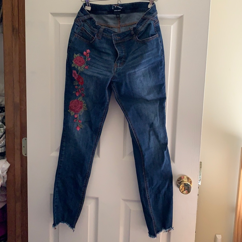 Skinny jeans with embroidery